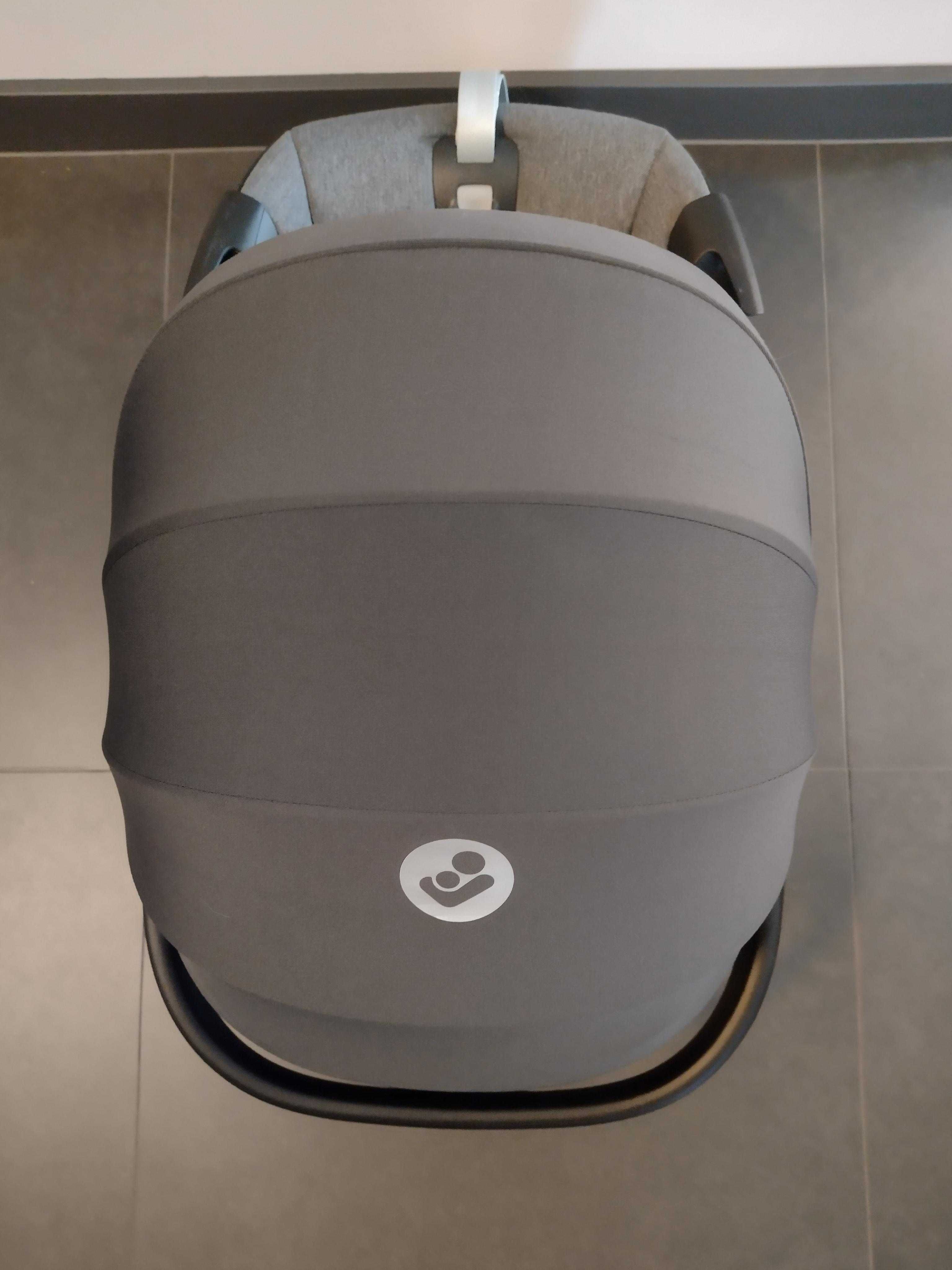 Maxi Cosi Pebble 360 - fotelik dla niemowląt / Select Grey + adaptery