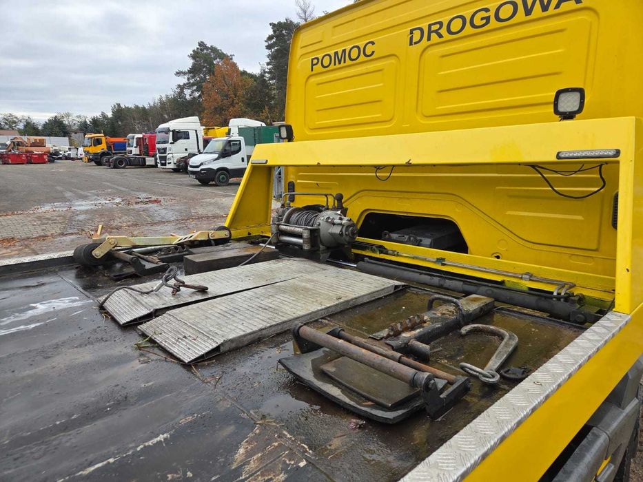 Atego Pomoc drogowa płyta hydrauliczna klima laweta