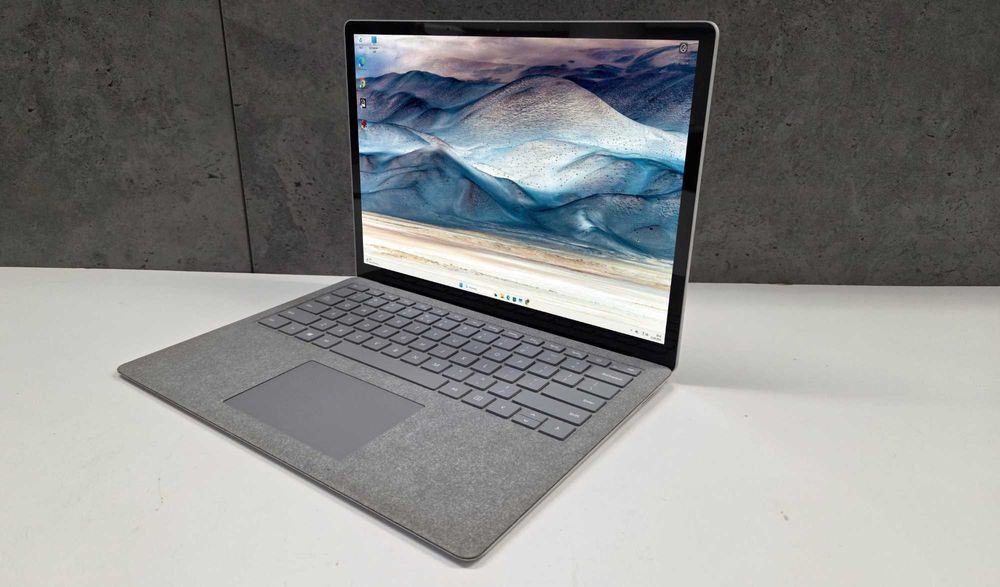 Surface Laptop 2 i5 8350U 8GB 128SSD 1769 Dotyk 2256x1504 Microsoft