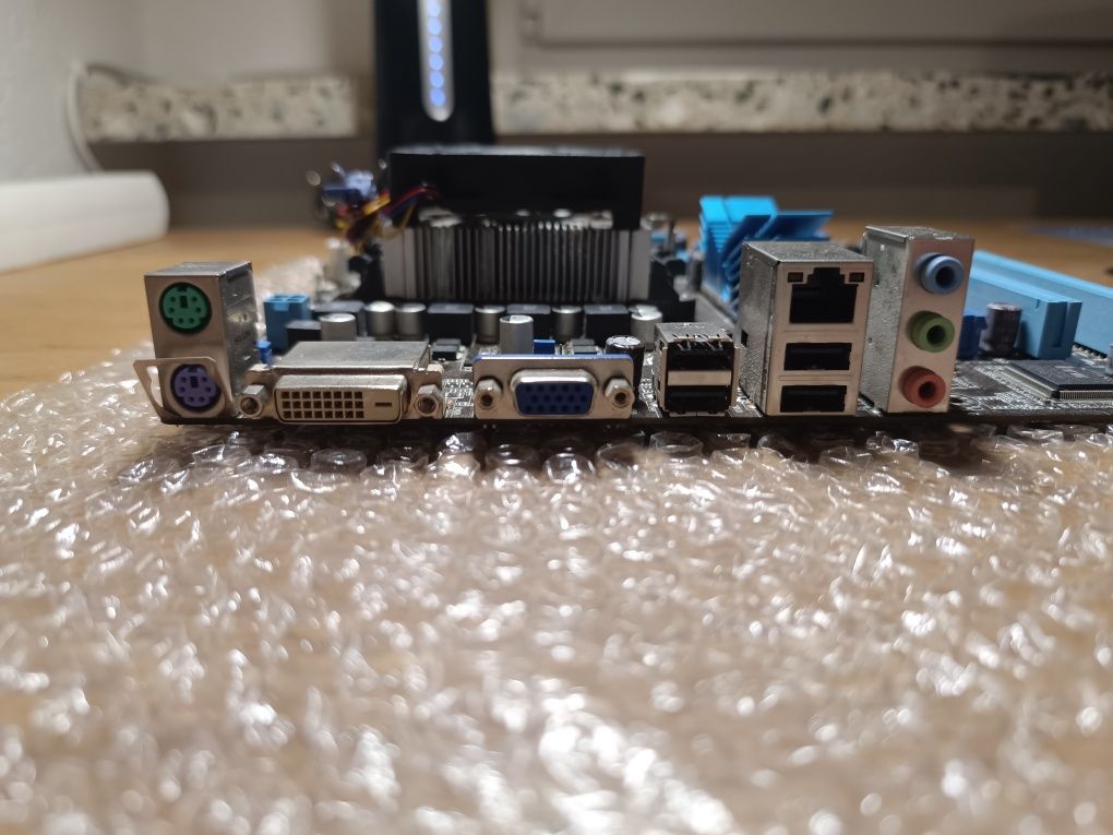 Комплект am3 am3+ Athlon II X2 260 ASUS M5A78L-M LE  боксовый кулер