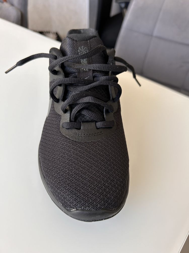 Продам нові кросівки nike eur 39