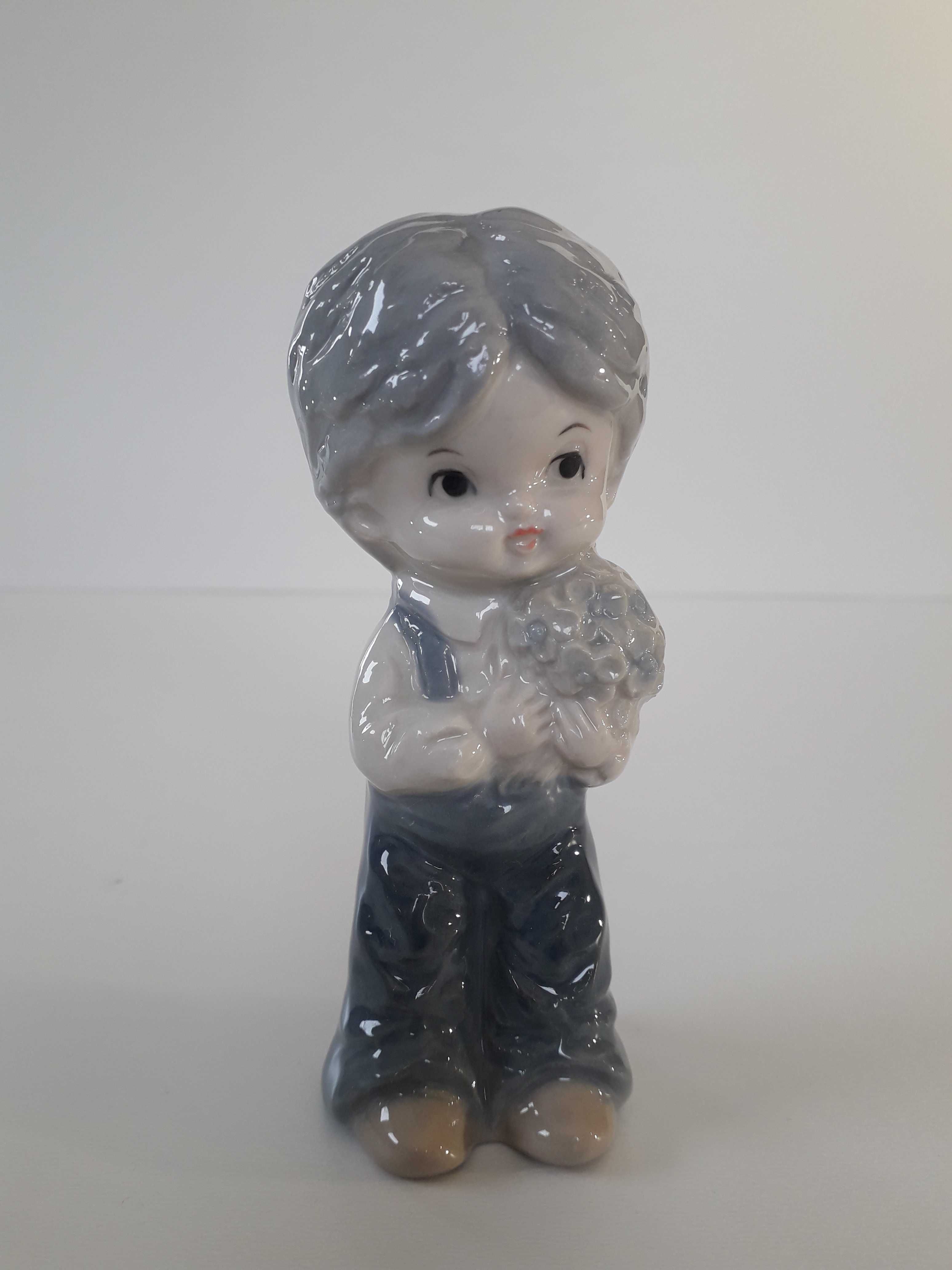 Figurka z porcelany dziewczynka L 303