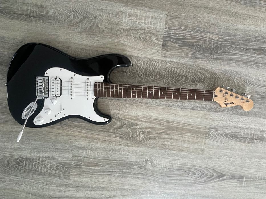 Guitarra squier stratocaster