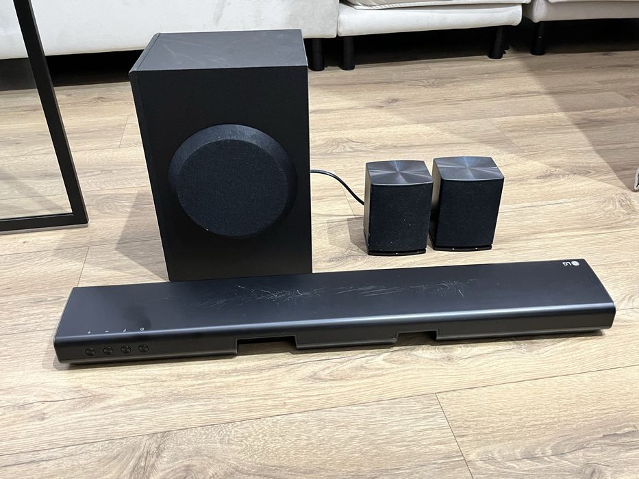 Zestaw kina domowego LG SQC4R soundbar + subwoofer i satelity