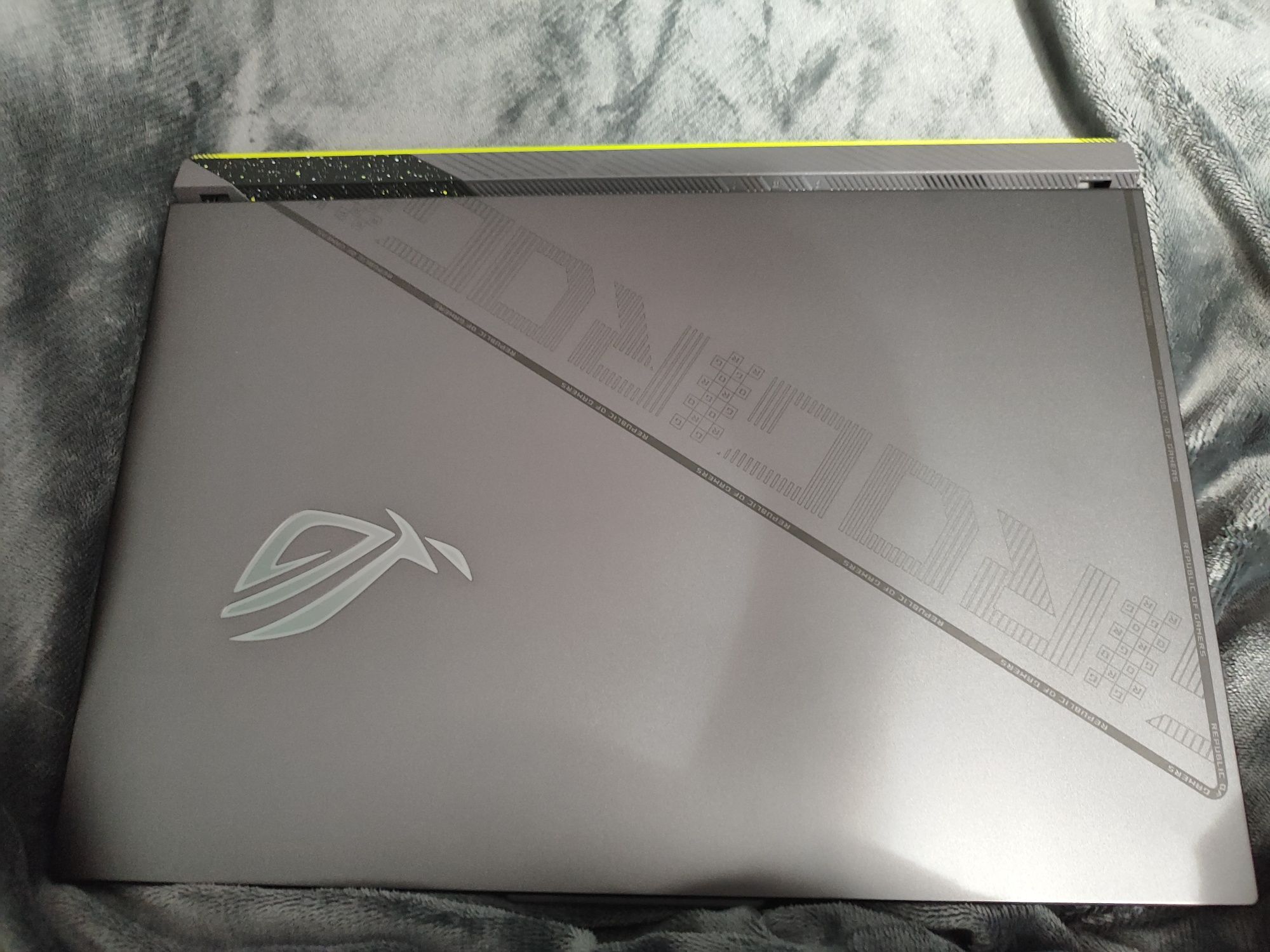 Laptop gamingowy ASUS ROG Strix G18 18"