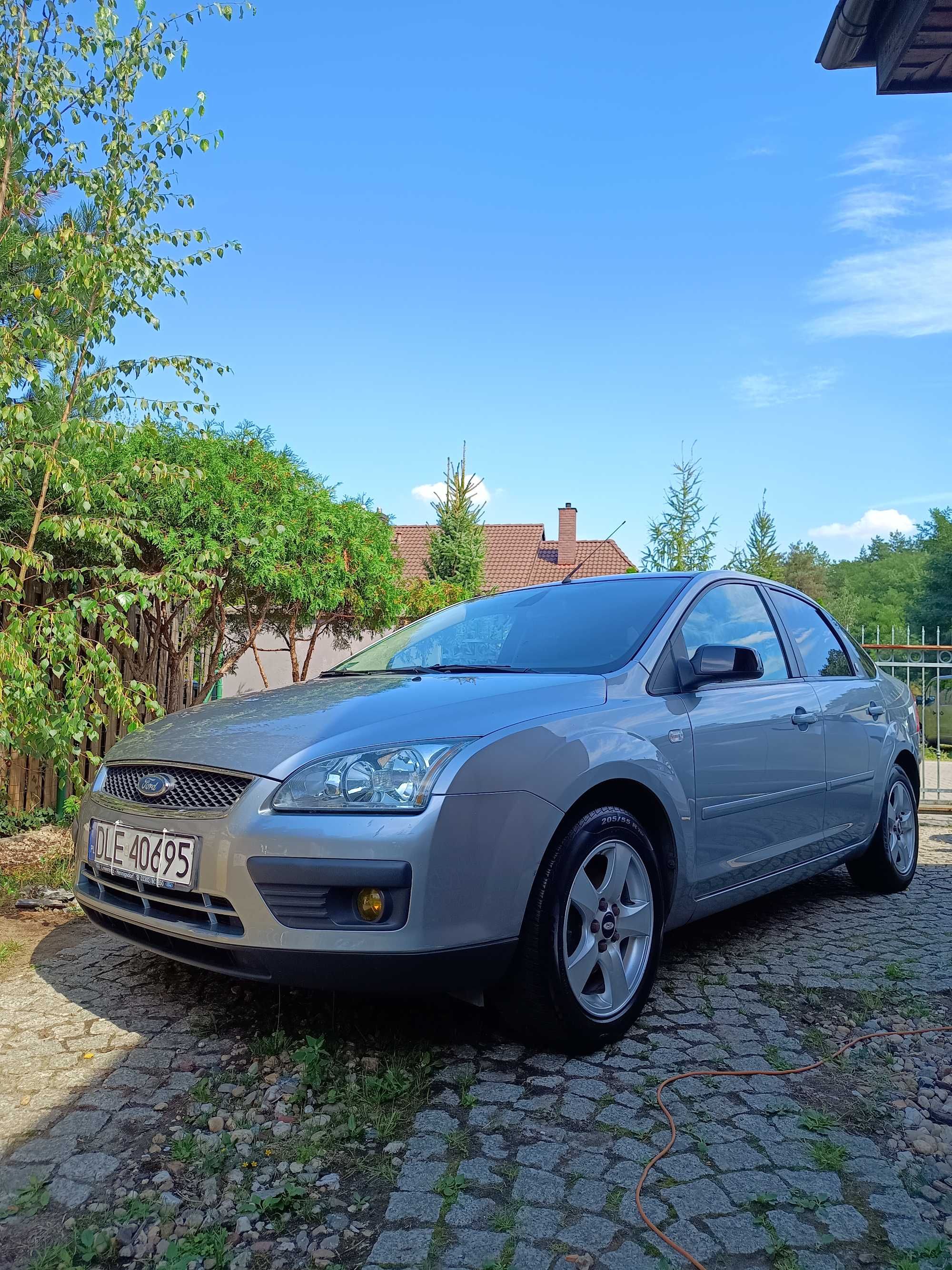 Piekny Ford Focus Ghia 1.6