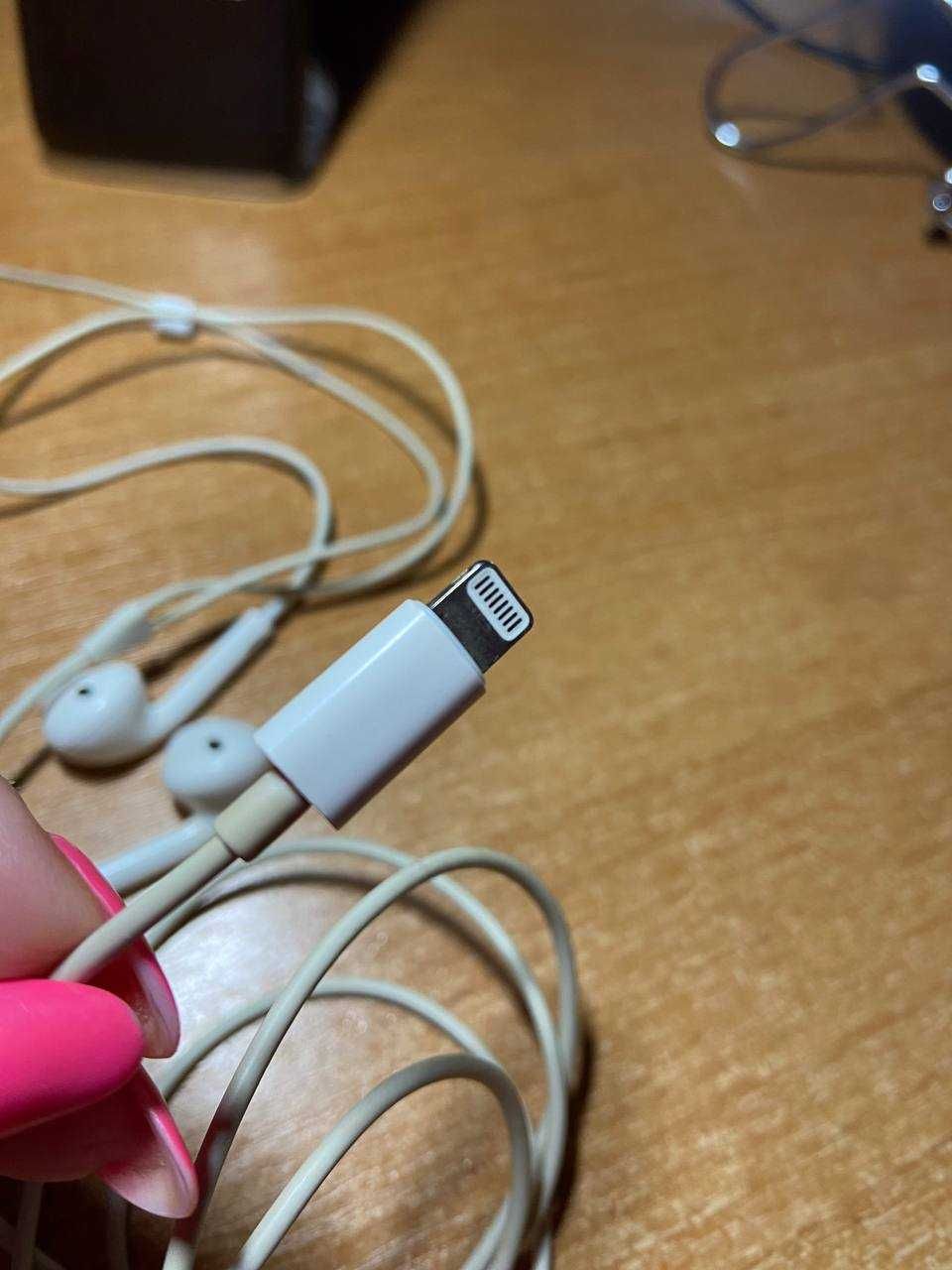 Оригинальные проводные наушники apple