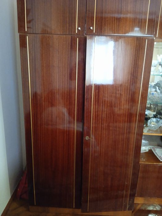 Шафа трьохдверна