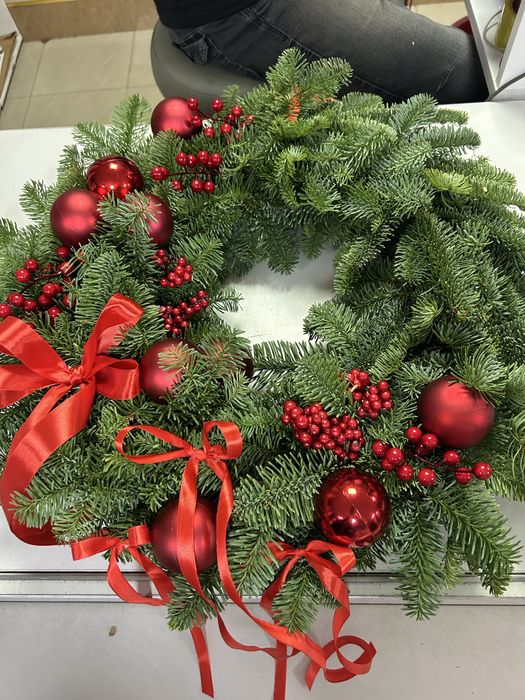 Вінок з нобілісу та новорічні композиції