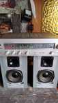 Amplituner stereo.