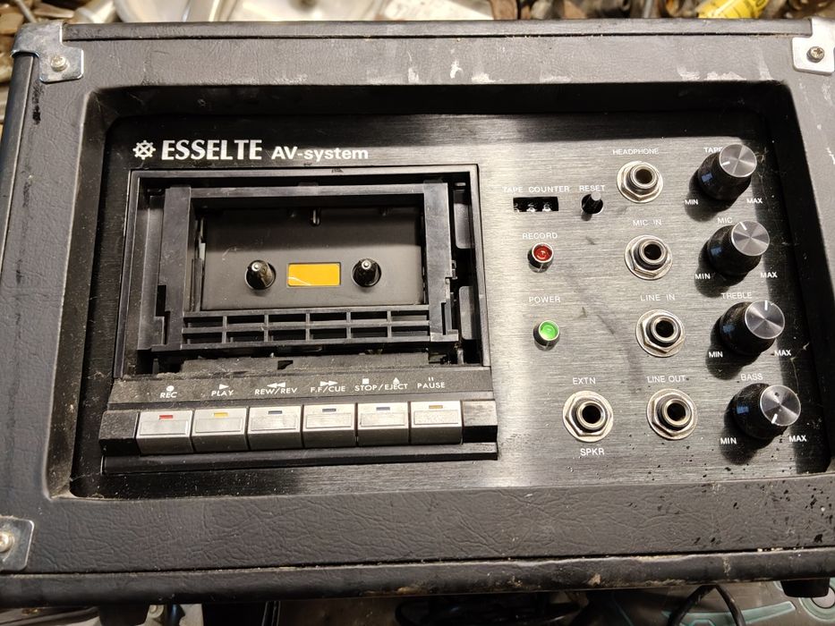 Magnetofon ze wzmacniaczem