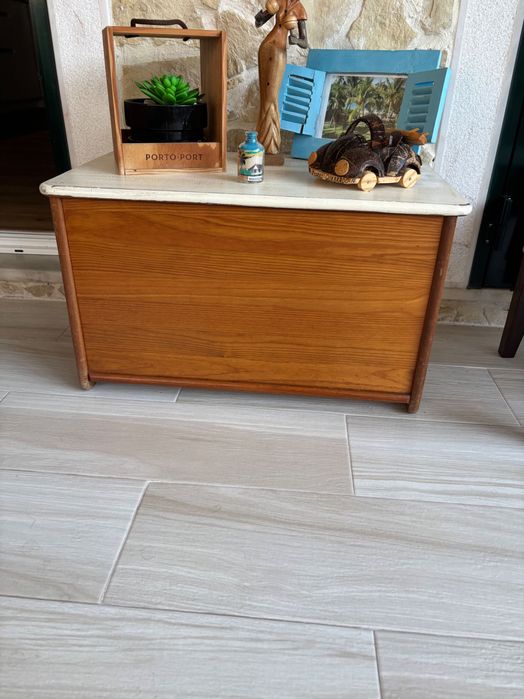 Baú madeira maciça