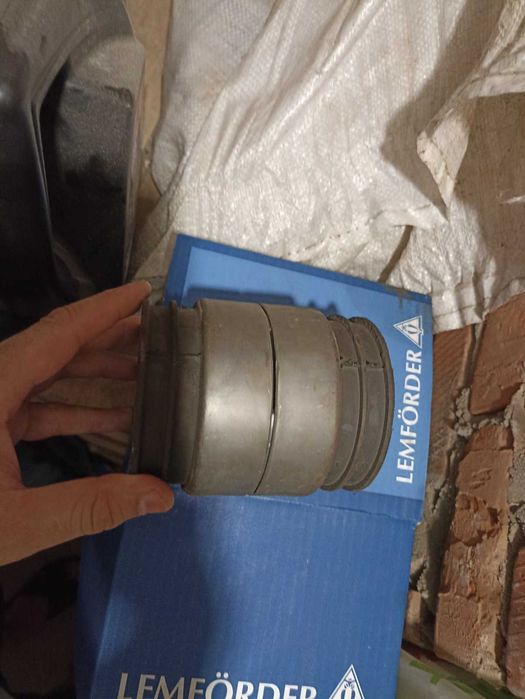 Сайленблок кабіни мерседес Аксор axor