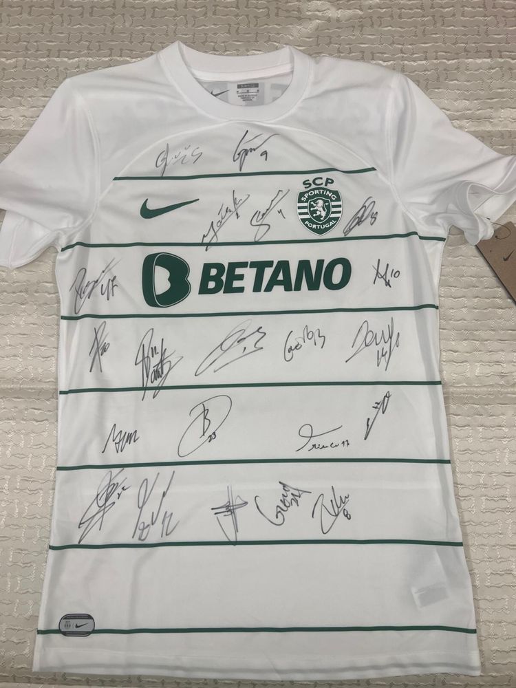 Camisola Autografada Sporting Campeao 2023/2024