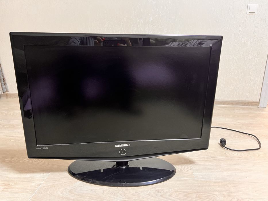 Телевізор Samsung LE32R76B. ​   32 дюйма