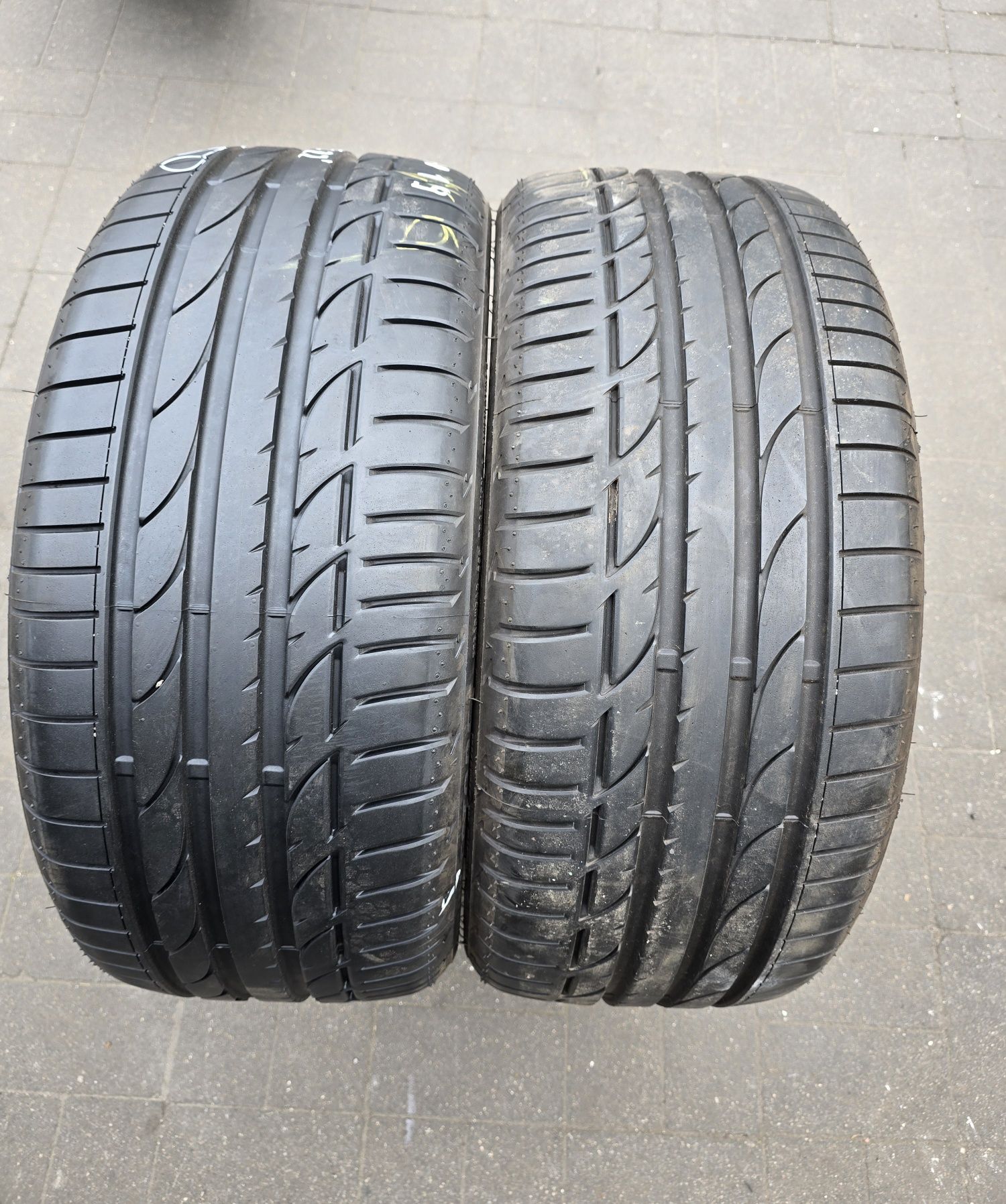 Opony letnie Bridgestone 235/40/19 Jarbet #A12