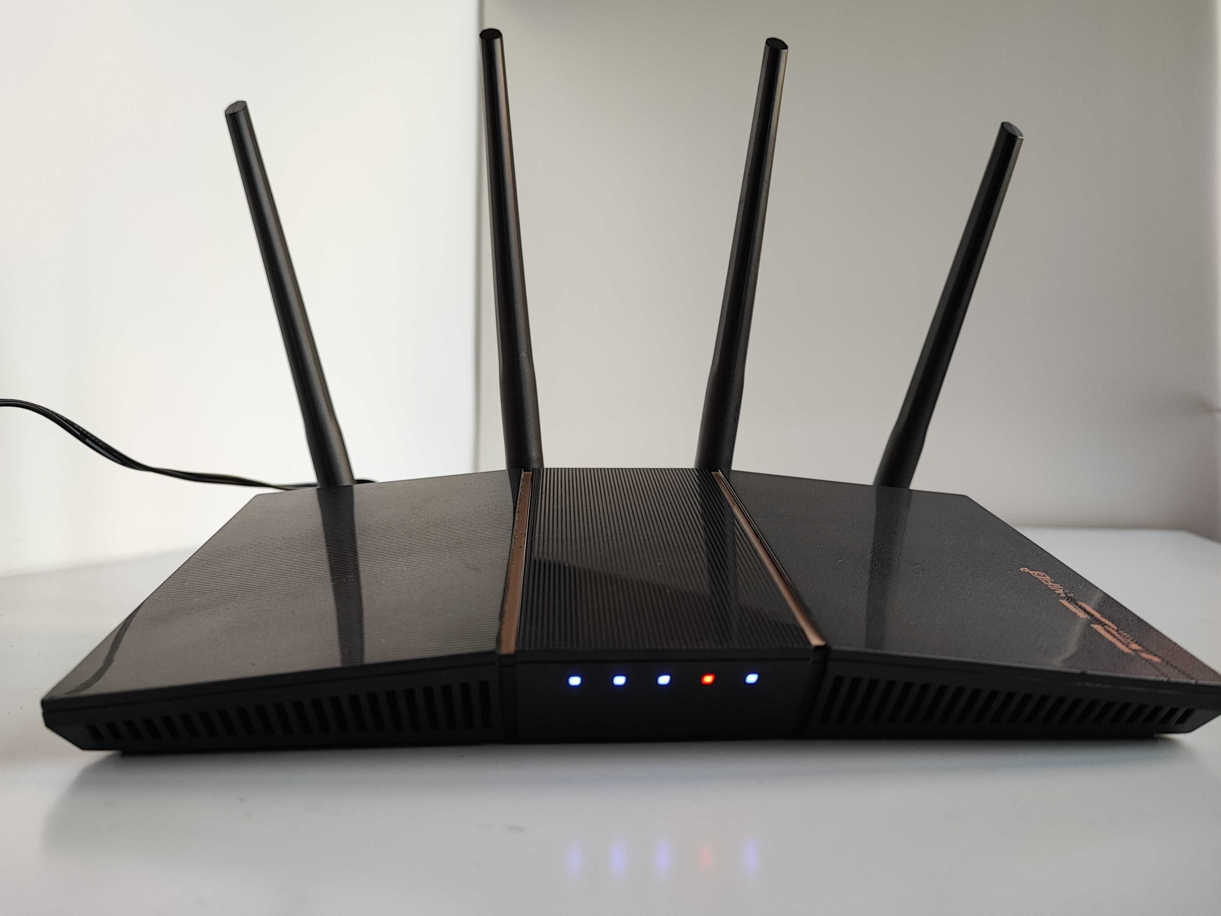 Пропоную роутер Asus RT-AX57 з підтримкою технології Wi-Fi 6.