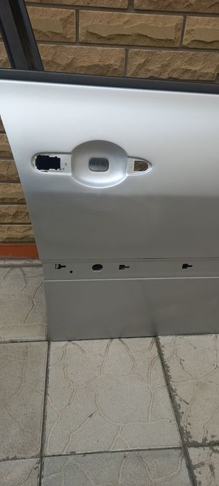 Двері правие передні рено меган2