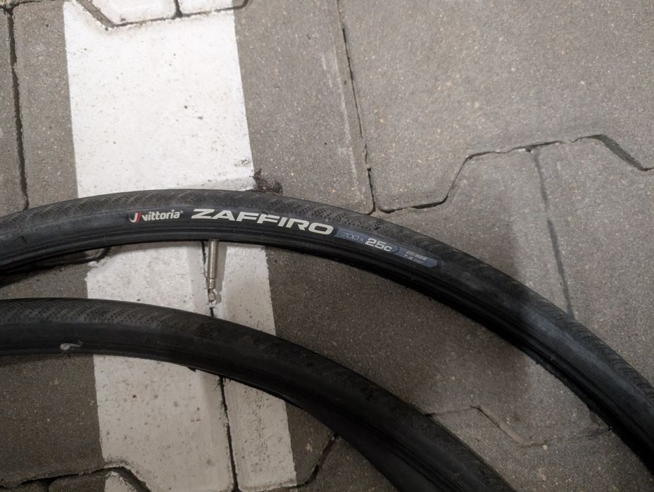 Opony rowerowe opona 700 25c 25 622 zaffiro z detkami