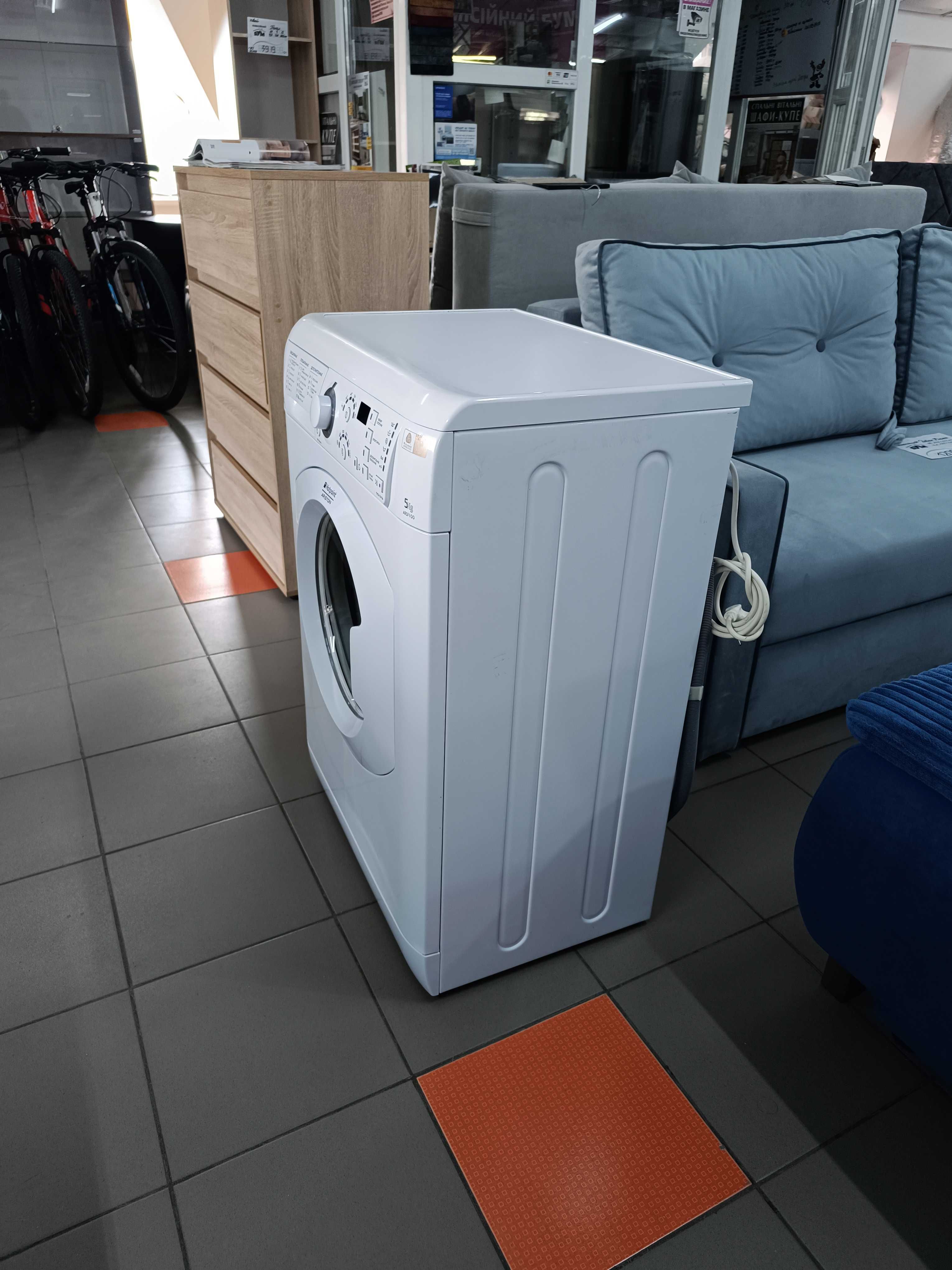 Пральна машина Ariston ARSF100