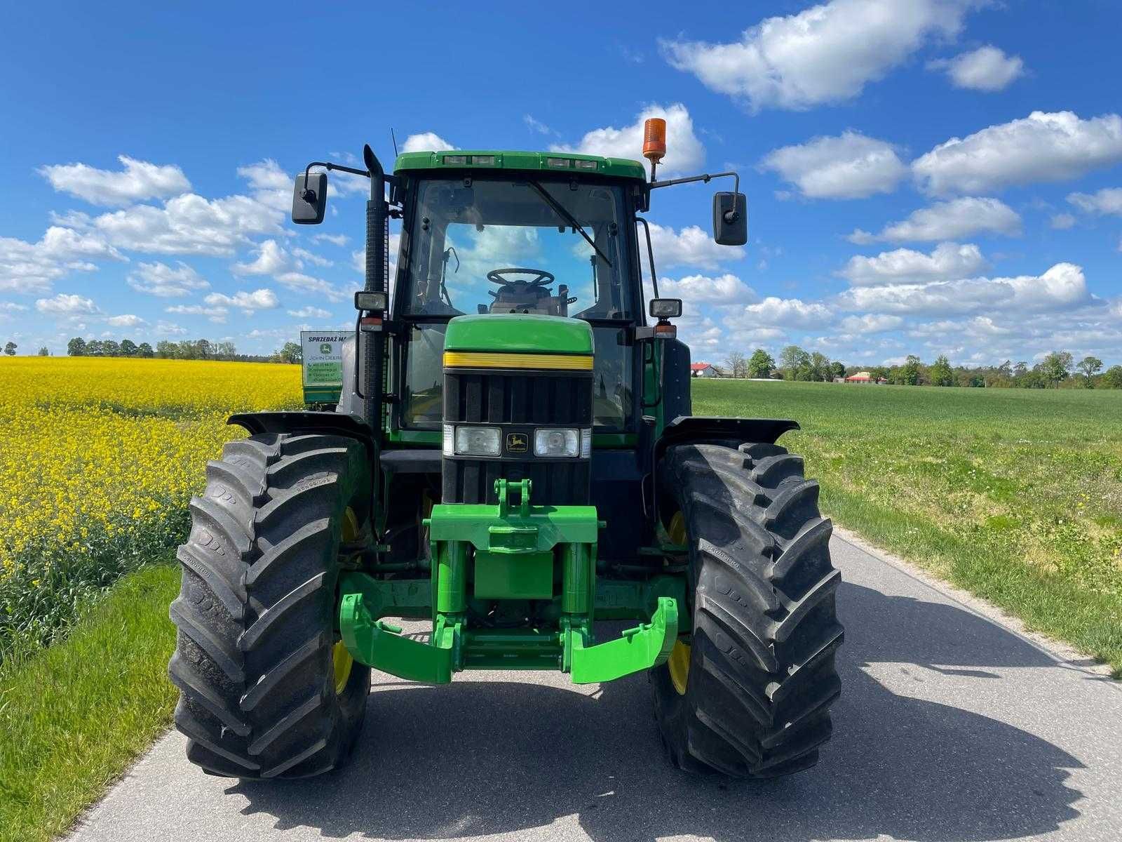 Ciągnik John Deere 6910