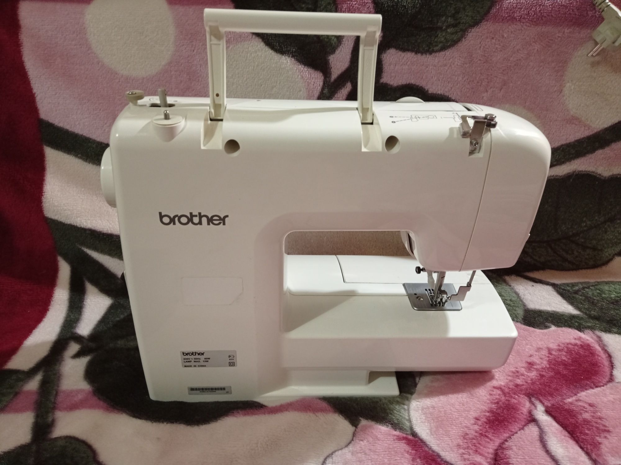 Продам швейную машинку brothers ml-65 на 17 операций в хорошем состоян