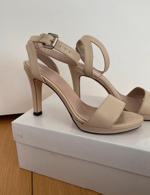 Sandały na obcasie Pannyblack