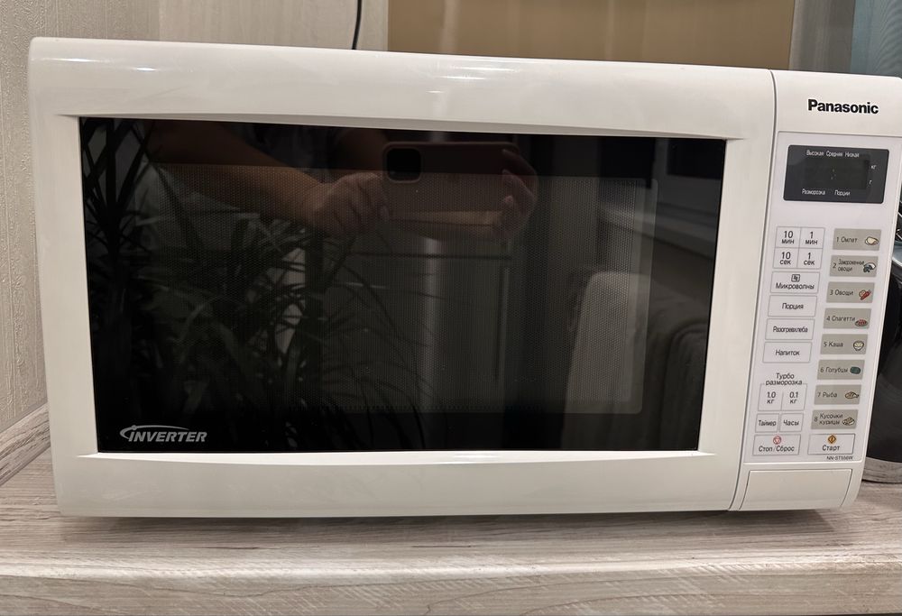 Продається мікрохвильова піч Panasonic