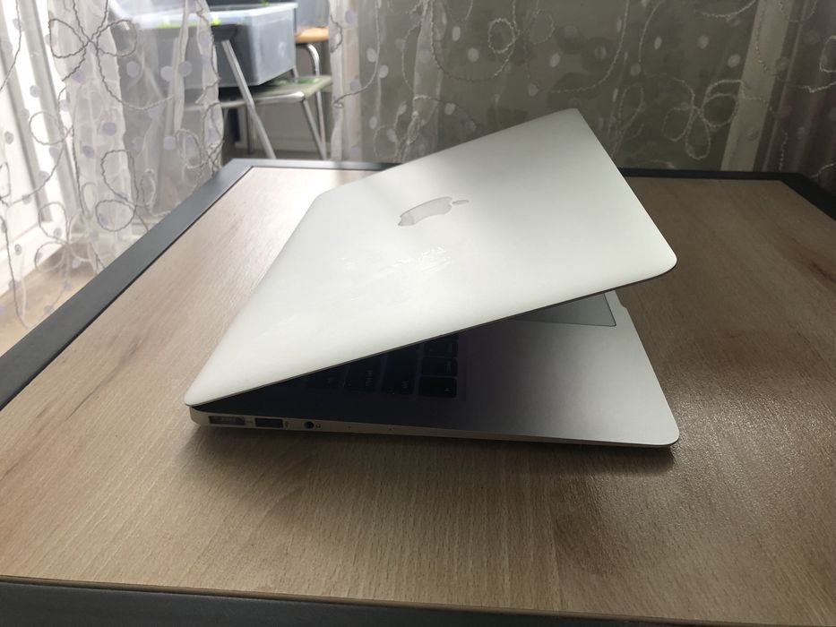 MacBook Air 13" 2017 i5 RAM 8GB SSD 128GB Батарея в гарному стані