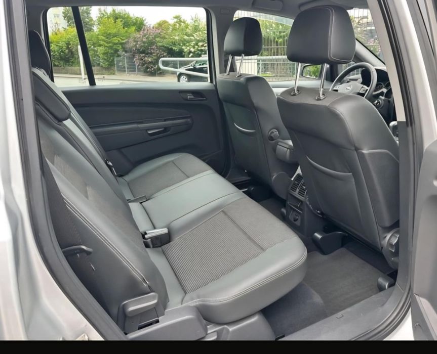 Opel Zafira B 1.9 CDTI 150cv | 7 Lugares | Teto Panorâmico | Sport | C