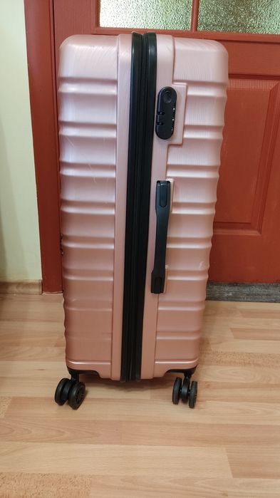 Продам велику валізу