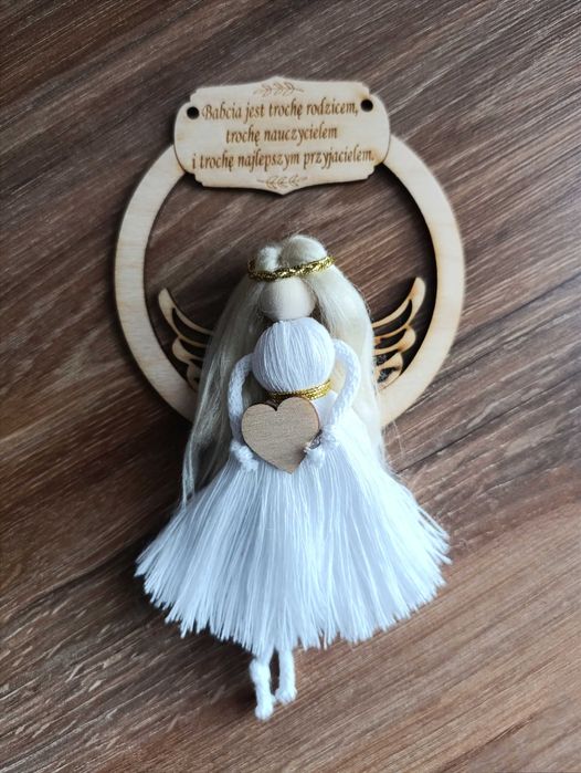 Aniołki na dzień babci i dziadka obręcze drewniane serduszka prezent