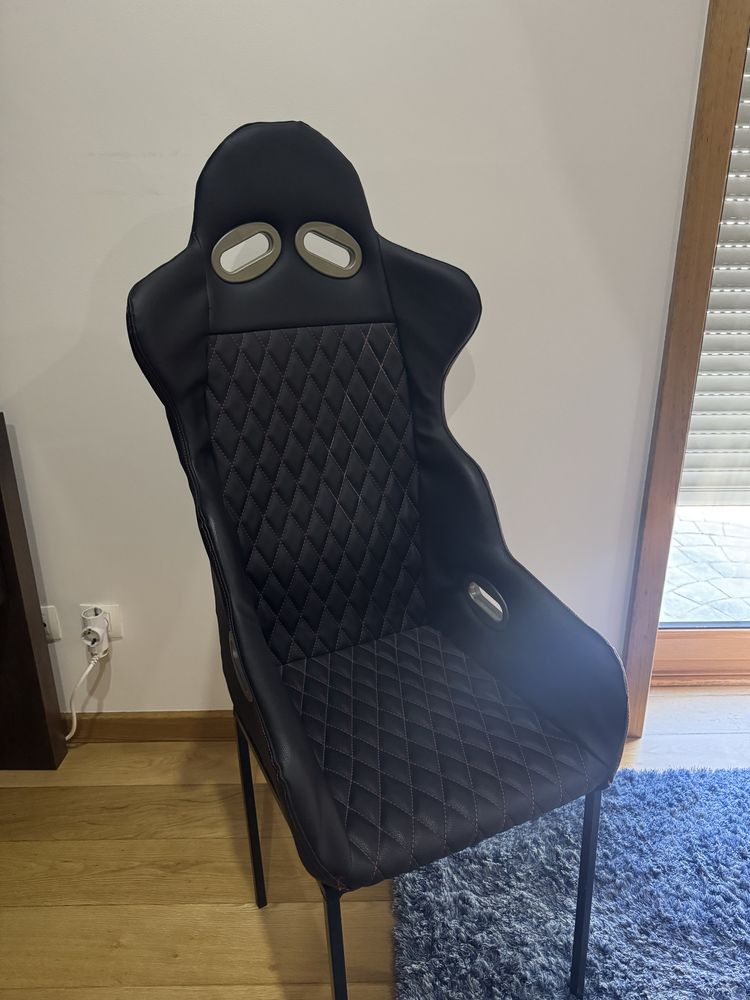 Backet Sabelt em pele