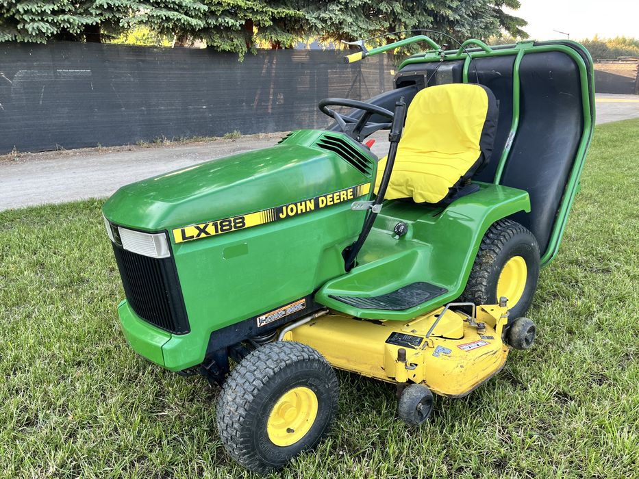 John Deere LX 188 Kosiarka Traktorek Zestaw Zamiatarka Ciecz