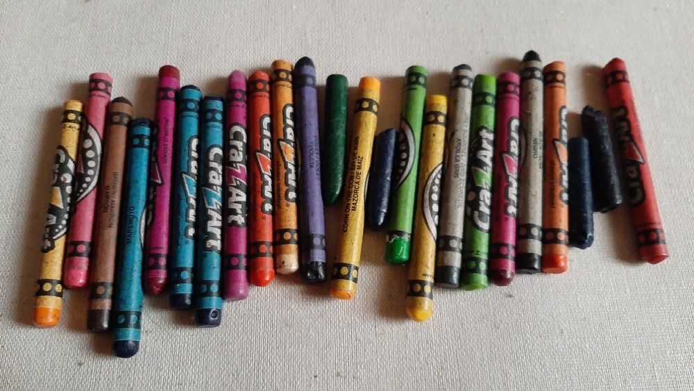 Старые карандаши с сумочкой