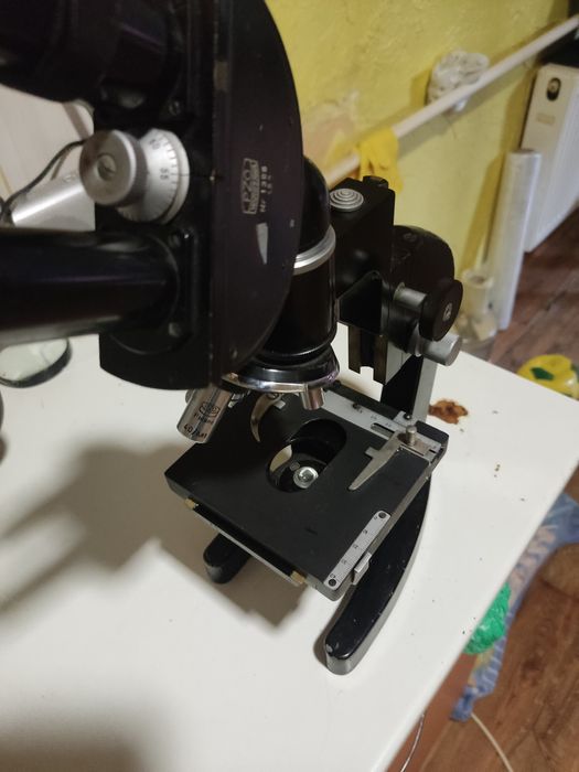 Продам мікроскопом