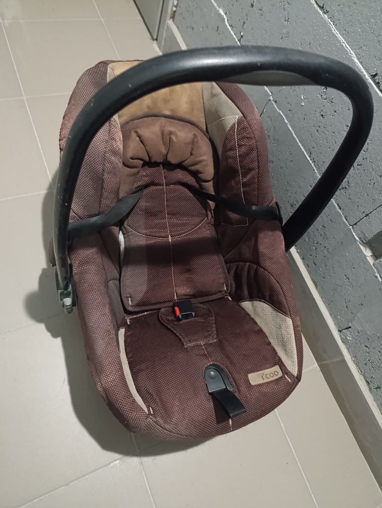 Дитяча автолюлька iCoo з базою Easybob easybob SP.