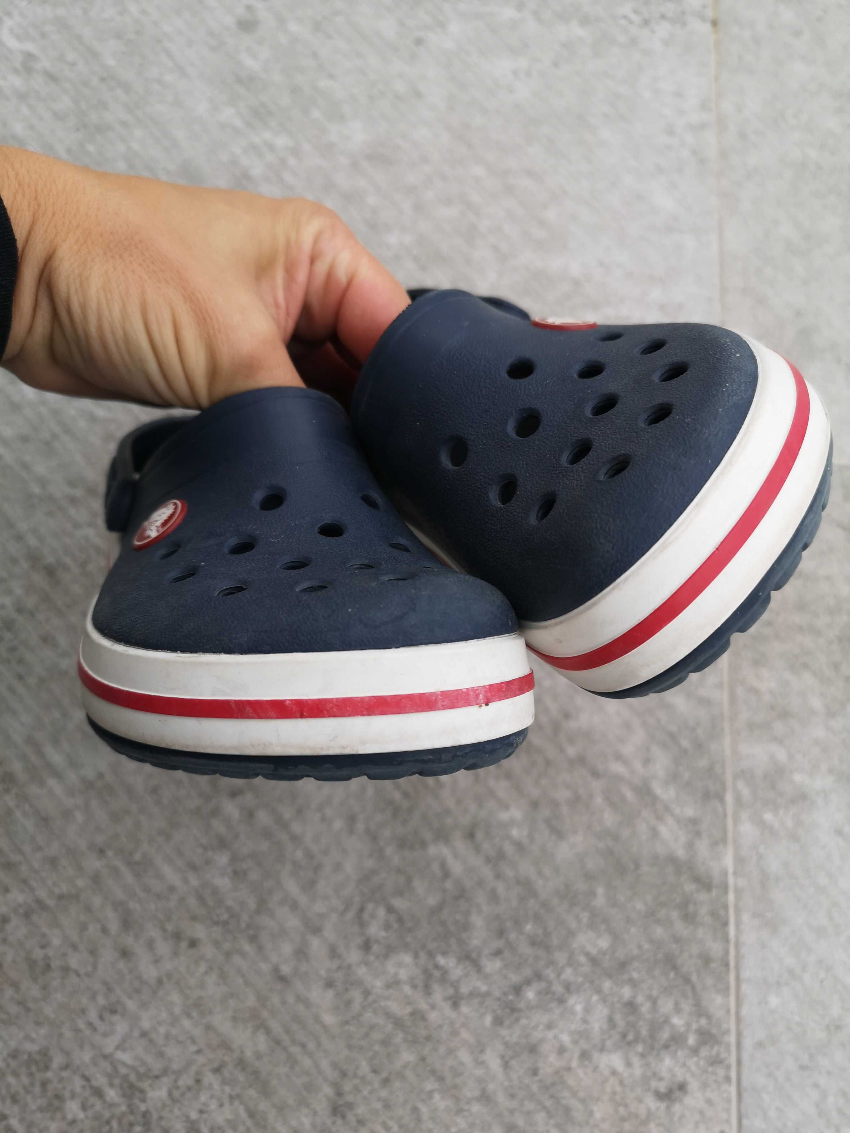 Crocs tamanho 27