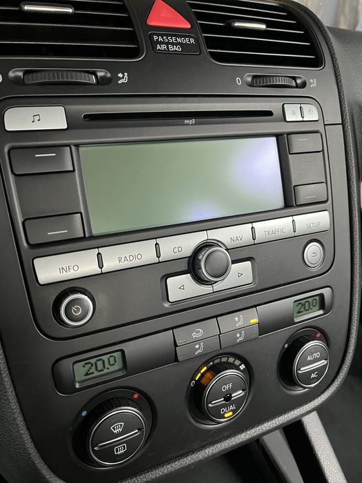 VW Golf 5 tempomat bogate wyposazenie klimatyzacja ,sprawny