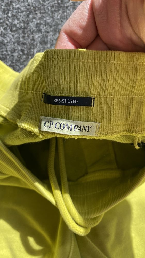 Чоловічі шорти C.P Company brushed golden palm Original Xxl Clg