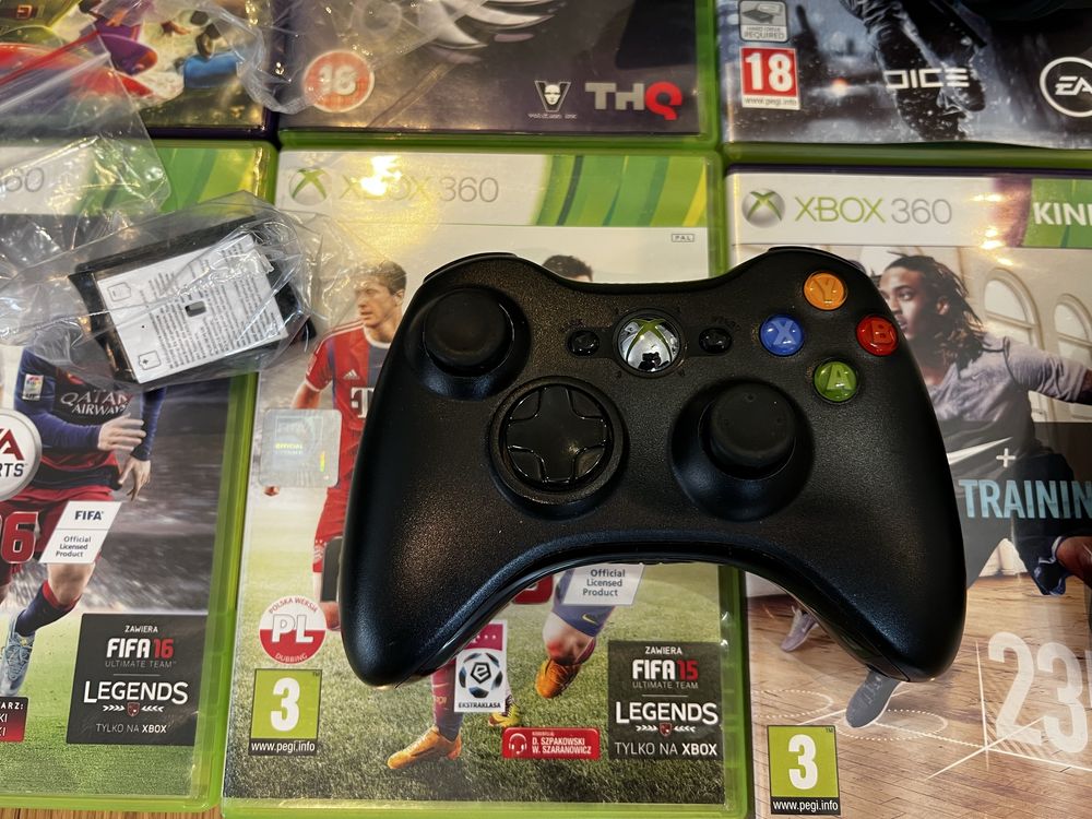 XBOX 360 uszkodzony + dwa pady - Kinect + 10 gier !