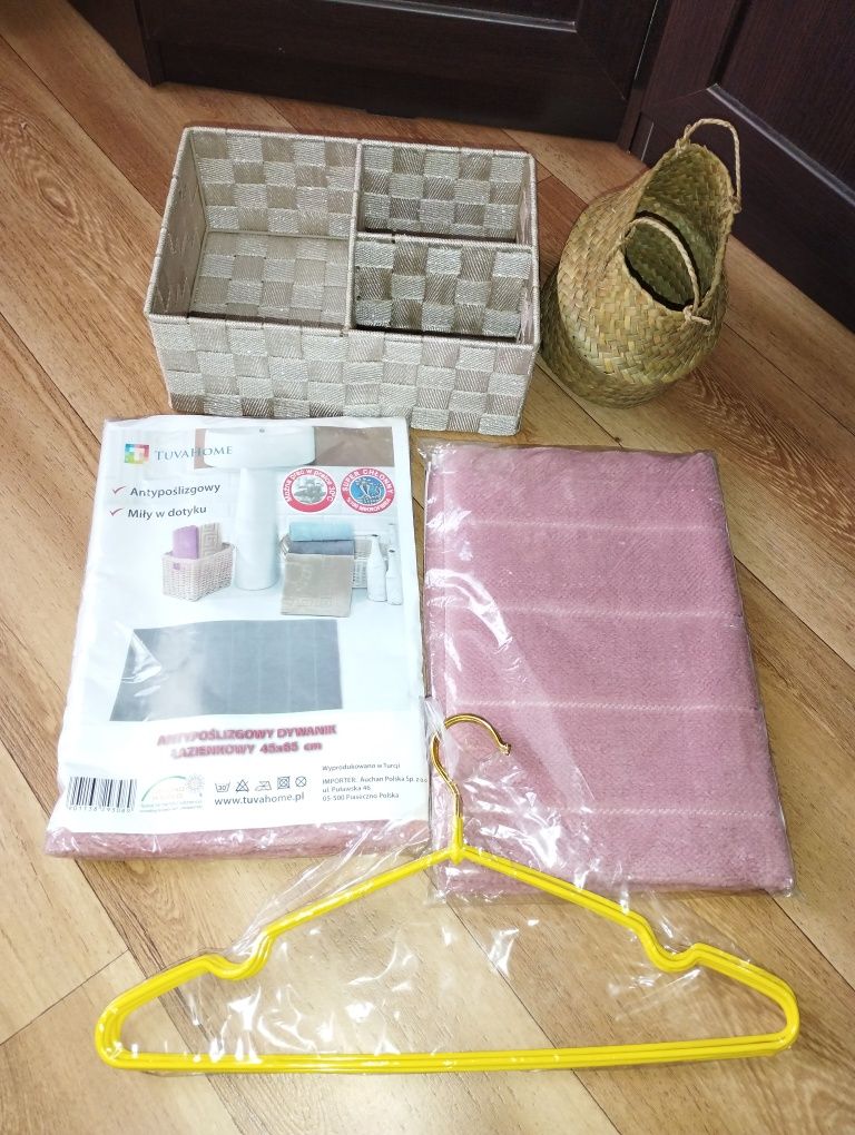 Zestaw domowy wieszaki dywaniki łazienkowe koszyczki