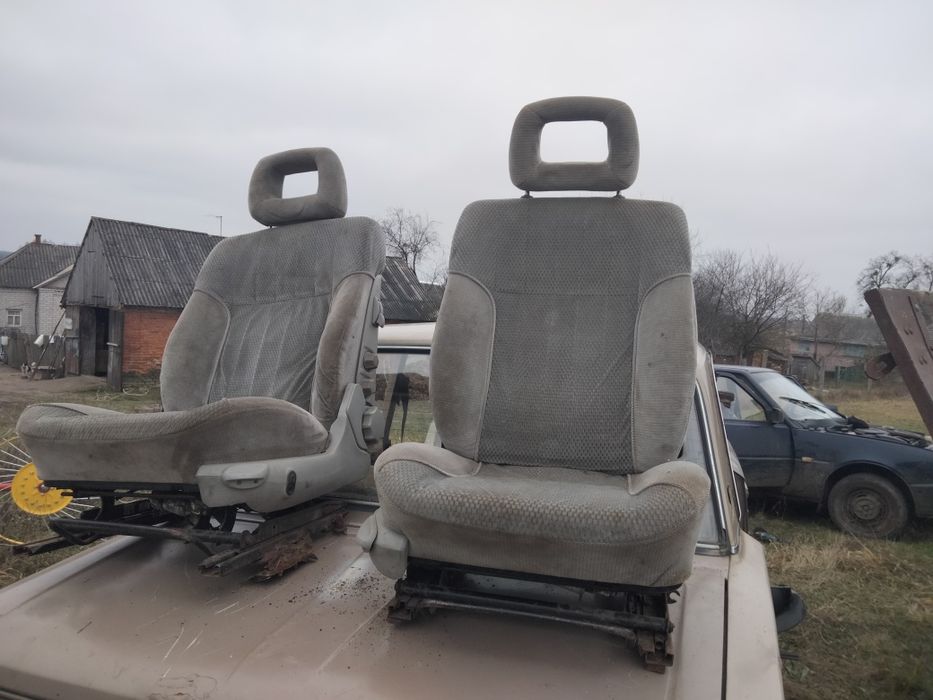 Сидіння автомобільні , стояли на ваз класика 2106