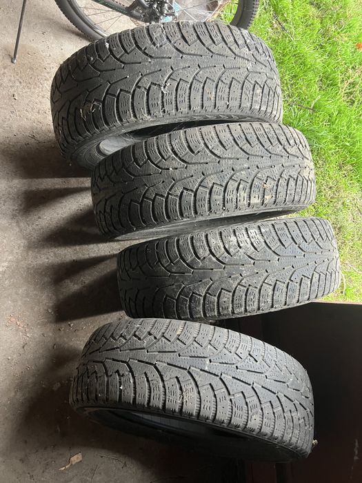 Продам резину Nokian 225/60/R17 (зима)
