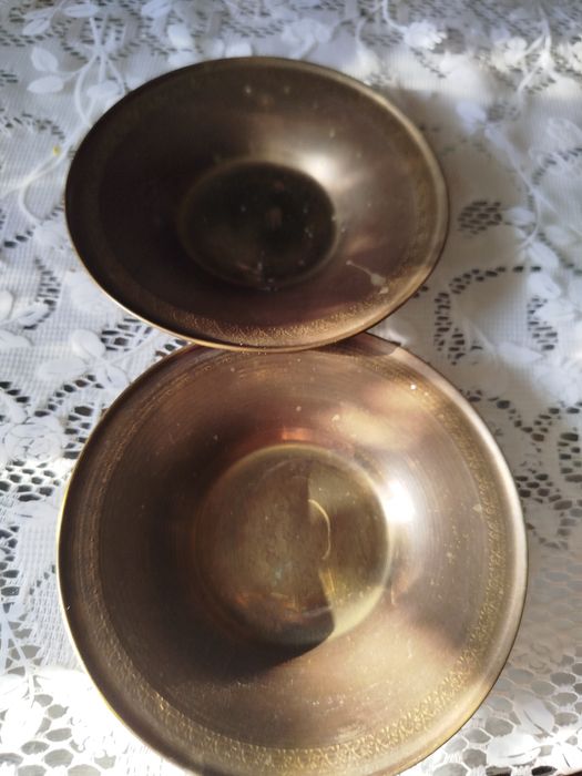 Продам 2 блюдца из латуни