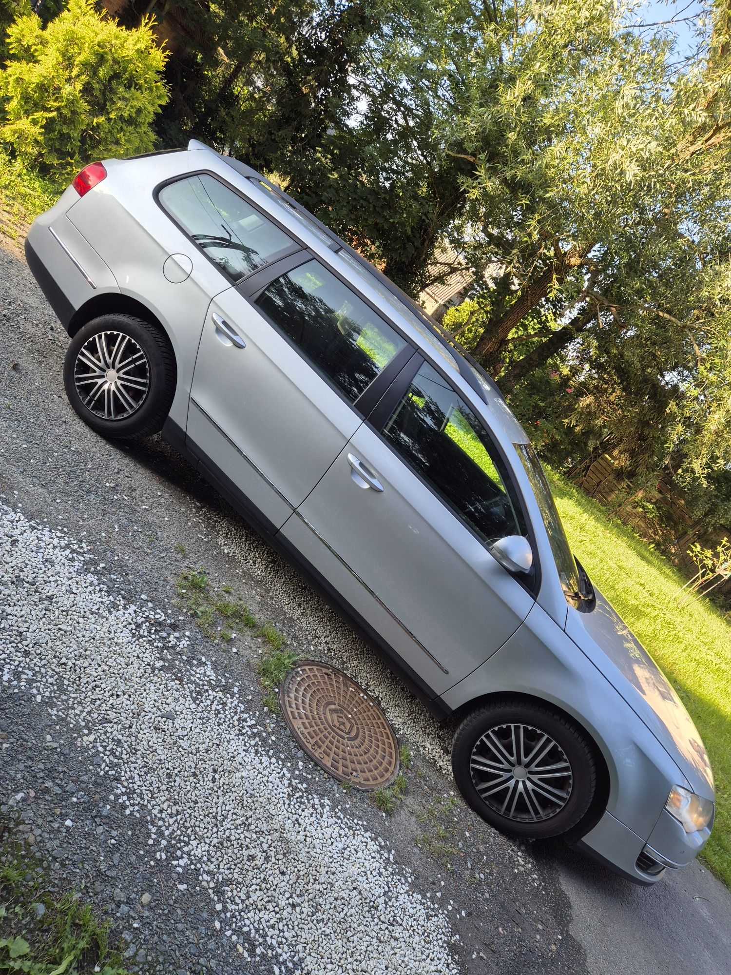 Sprzedam vw passat b6 1.9tdi, 2007r doinwestowany.