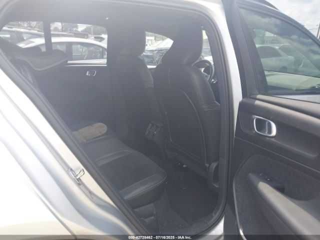 Volvo XC40 T5 Momentum / T5 R-Design 2019