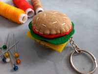 Brelok hamburger, filc, handmade