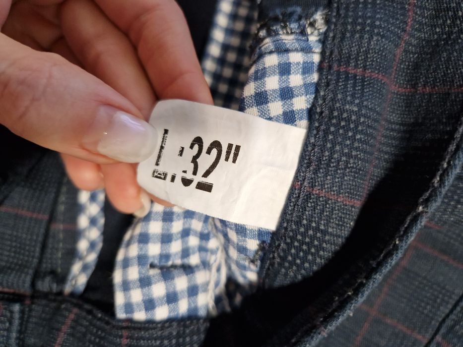 Spodnie męskie w kant granatowe z delikatną czerwoną kratką L32