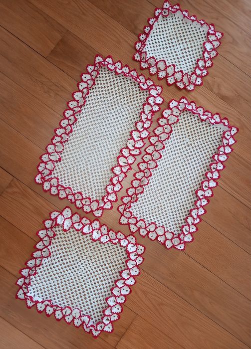 Conjunto de naperons vintage, em crochê